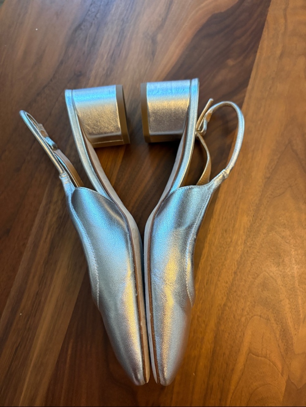 Aeyde Romy Laminated Metallic Silver Pumps - Picture 3 of 15